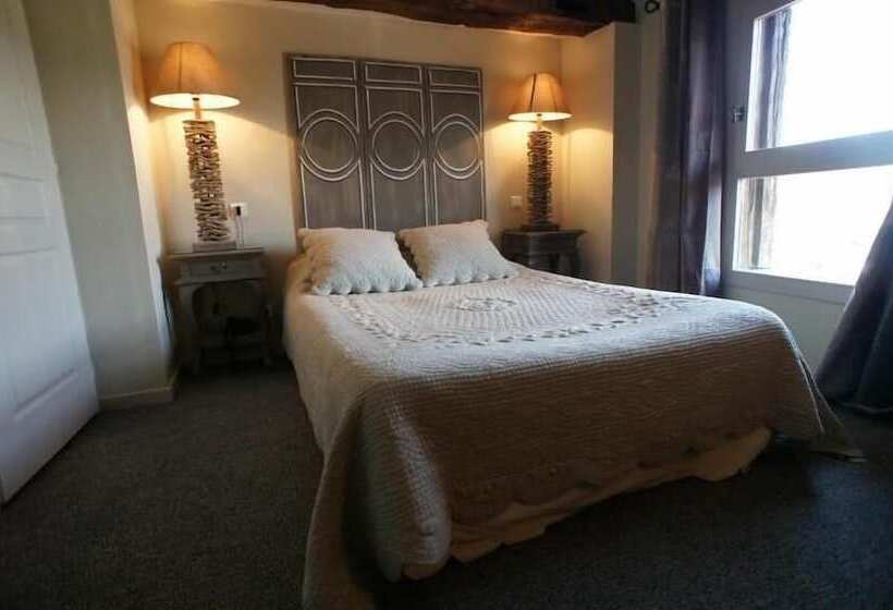 Отель Hôtel De La Tour