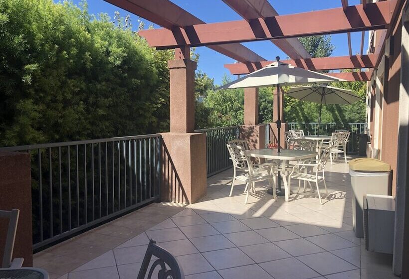 فندق Holiday Inn Express & Suites Mountain View, An Ihg