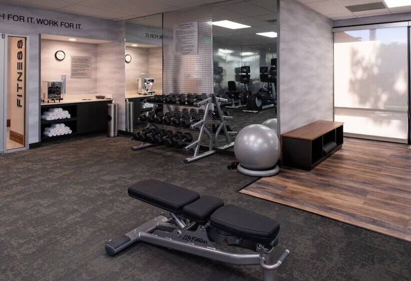 هتل Fairfield Inn And Suites By Marriott Bakersfield Central