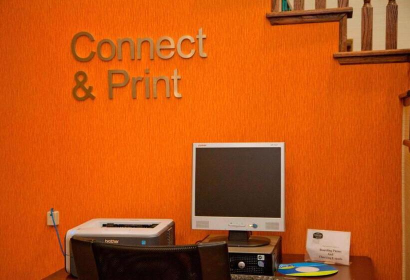 هتل Country Inn & Suites By Radisson, Modesto/salida