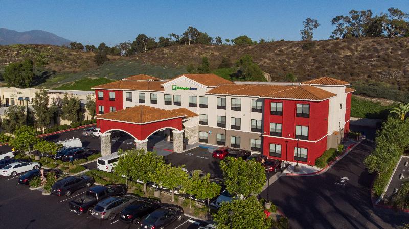 هتل Holiday Inn Express & Suites Lake Forest By Ihg