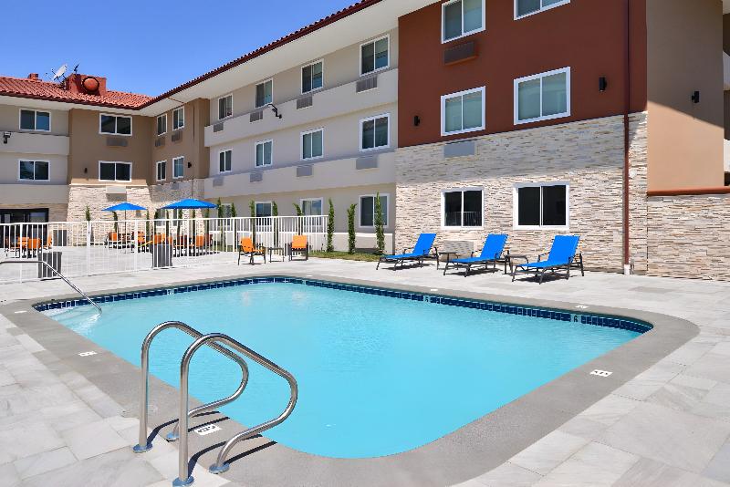 Отель Holiday Inn Express Santa Rosa North, An Ihg
