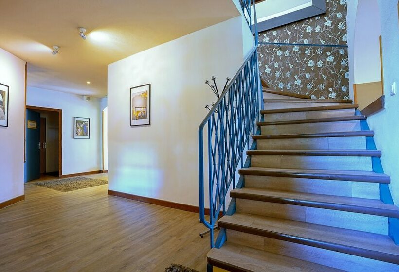 Отель Bergerie Du Château