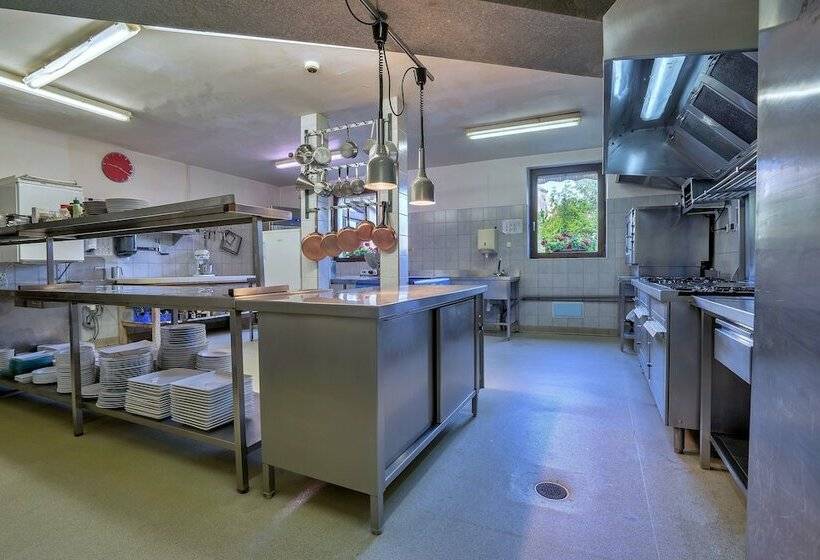 Отель Bergerie Du Château