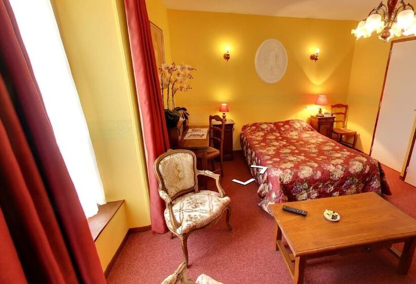 ホテル Hostellerie Saint Martin  Logis Hôtel Et Restaurant