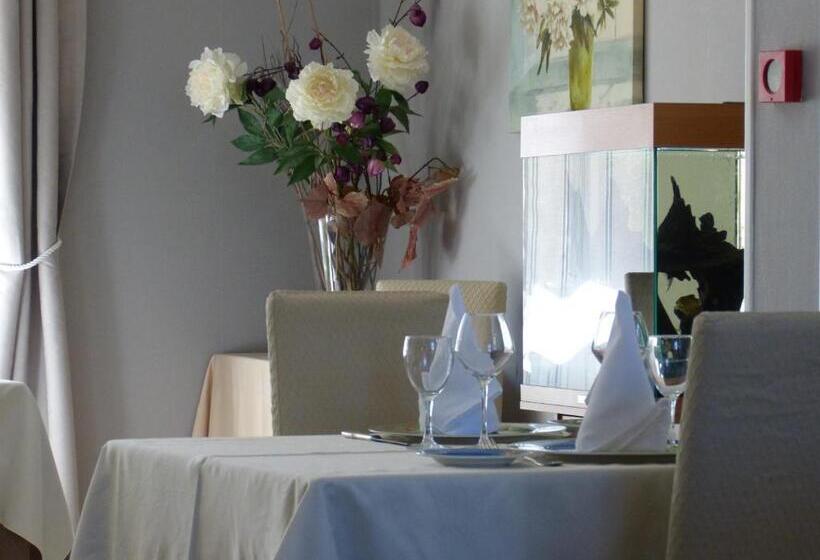 ホテル Hôtel Restaurant Le Relais