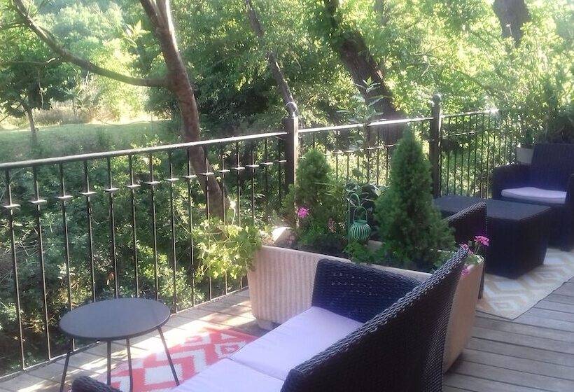 ホテル Hôtel Restaurant Notre Dame