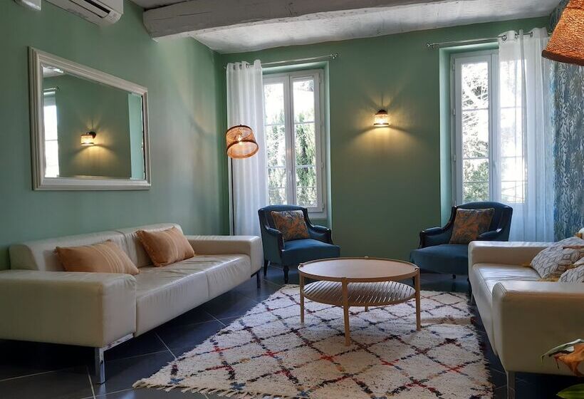 ホテル Hôtel Restaurant Notre Dame