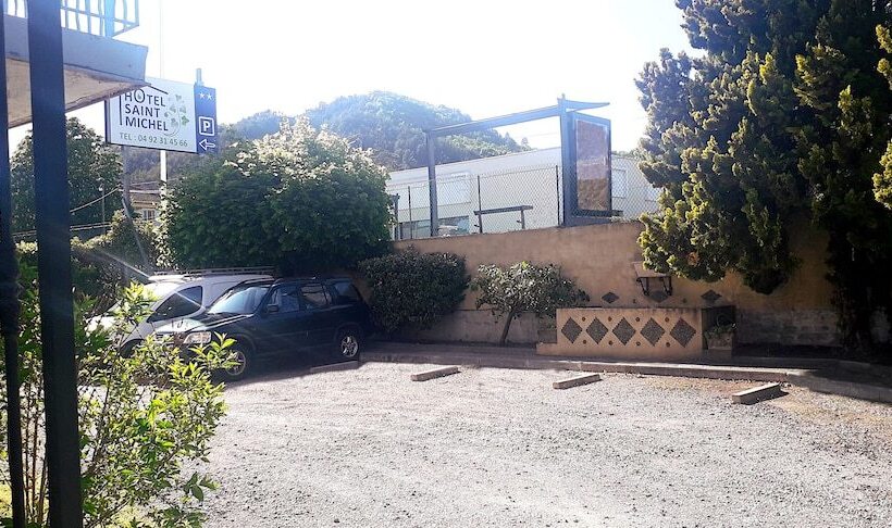 בית מלון כפרי Hôtel Saintmichel