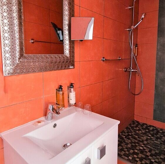 בית מלון כפרי Hôtel La Villa Juan Beach