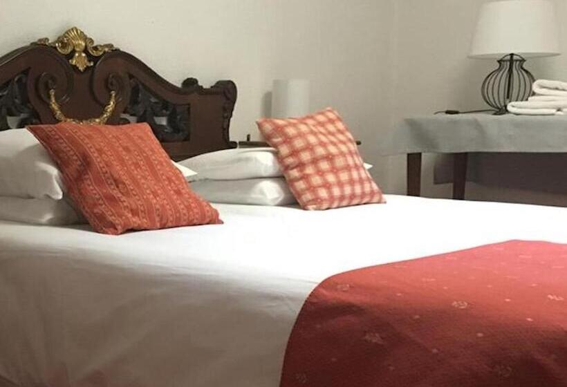 هتل L'auberge Catalane