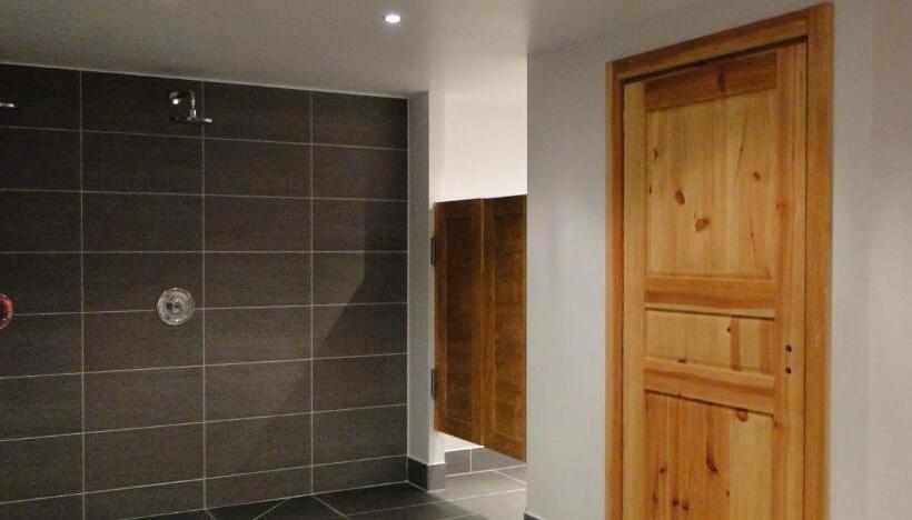 בית מלון כפרי Le Caprice Des Neiges