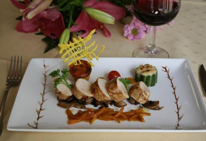 هتل Logis Auberge De La Rose