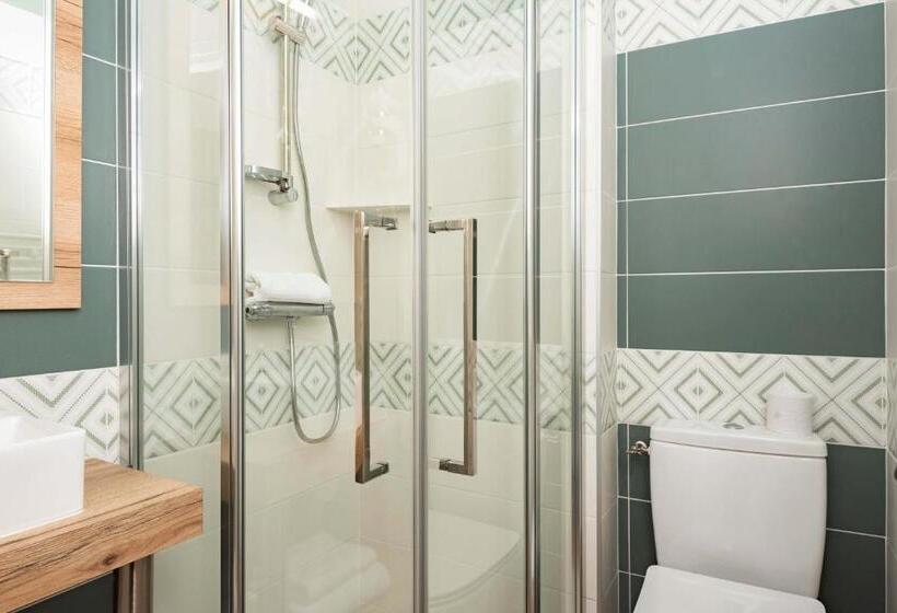 فندق Logis Auberge De La Sélune