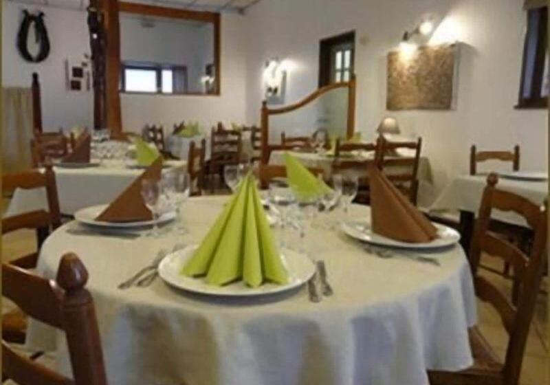호텔 Logis  Auberge Du Colombier