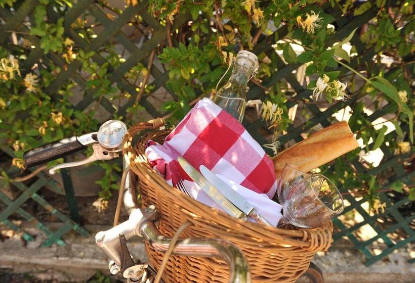 فندق Logis Auberge Le Centre Poitou