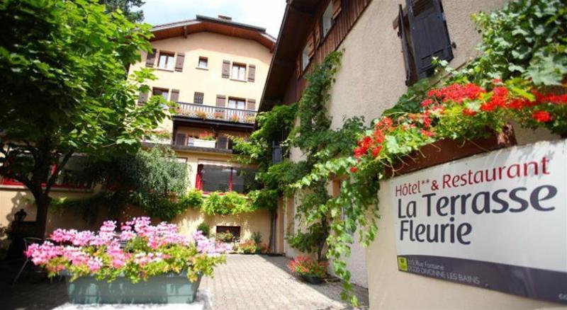 ホテル Logis  La Terrasse Fleurie