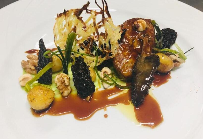 فندق Logis Le Relais De La Voie Sacrée