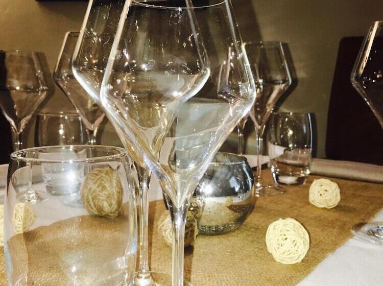 فندق Logis Le Relais De La Voie Sacrée