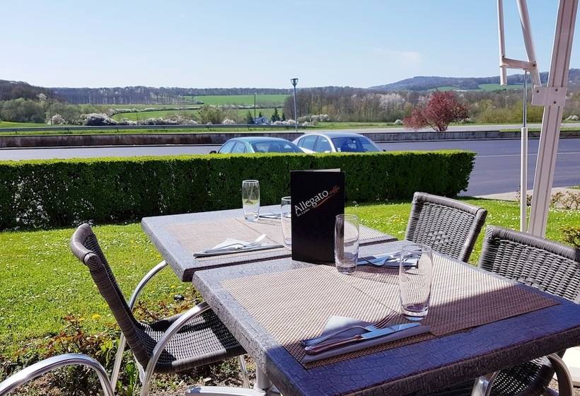 Hotel Logis  Les Tuileries