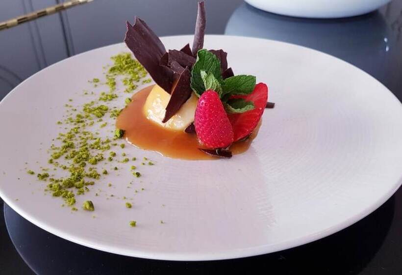 هتل Logis Hôtel Les Tuileries