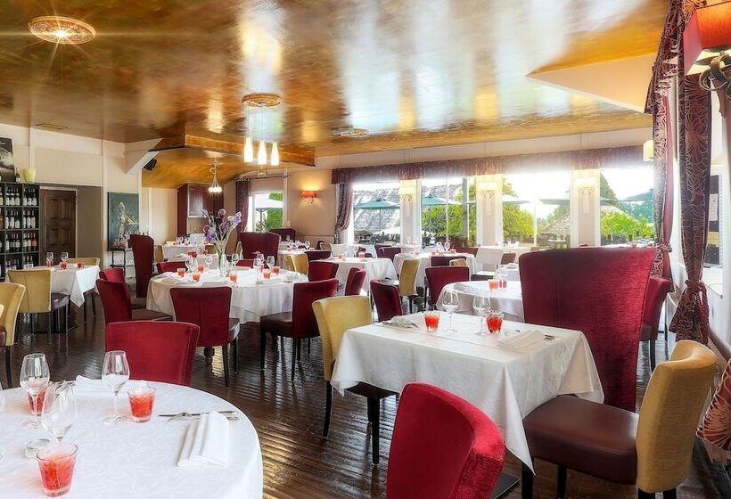 ホテル Logis Hôtel Restaurant Les Voyageurs