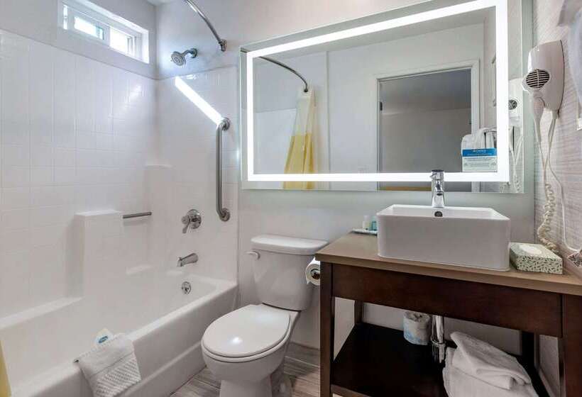 هتل Quality Inn Burbank Airport