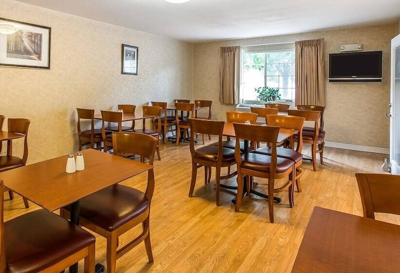 בית מלון כפרי Quality Inn & Suites On The River