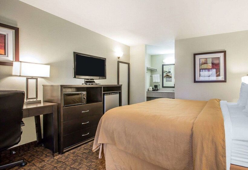 هتل Quality Inn & Suites Woodland  Sacramento Airport