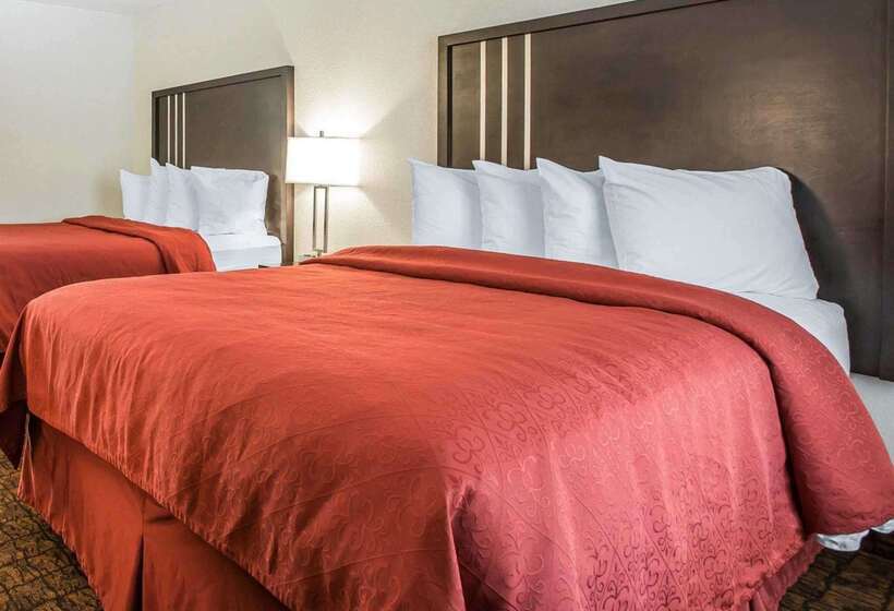 هتل Quality Inn & Suites Woodland  Sacramento Airport