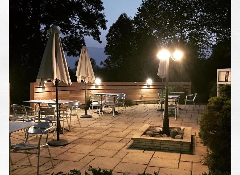 فندق Logis Le Relais De La Voie Sacrée