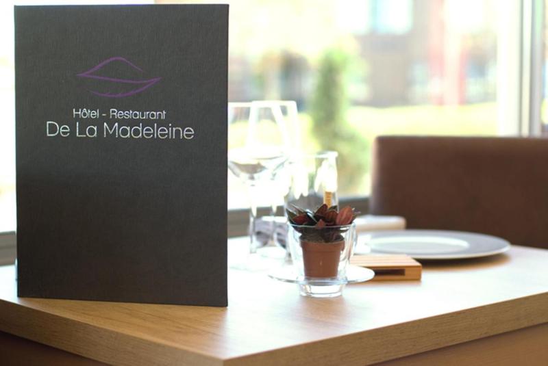هتل Restaurant De La Madeleine  Room Service Disponible En Semaine