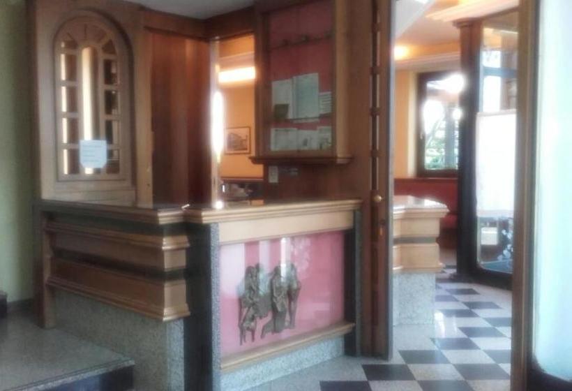 ホテル Treviglio