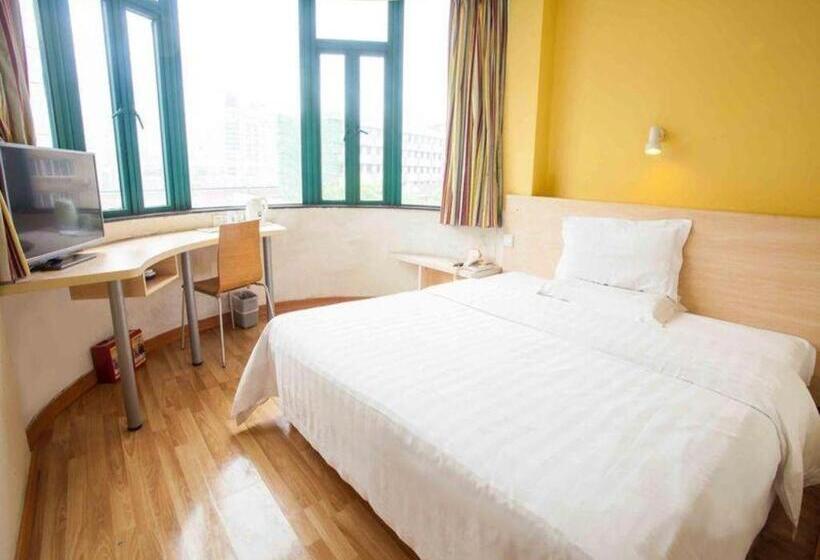 فندق 7 Days Inn Weinan Dongfeng Street