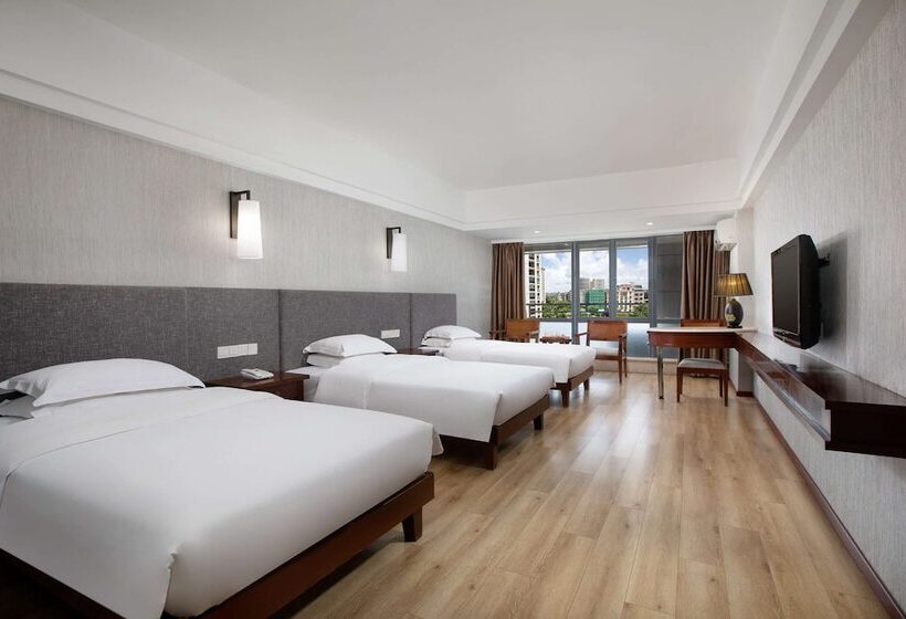 בית מלון כפרי Ramada Encore By Wyndham Qionghai Downtown