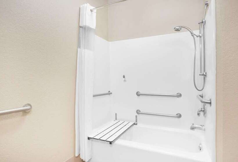 فندق Baymont By Wyndham Crestview