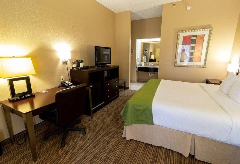 فندق Baymont By Wyndham Crestview