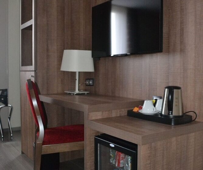 בית מלון כפרי Best Western Hôtel Des Barolles   Lyon Sud