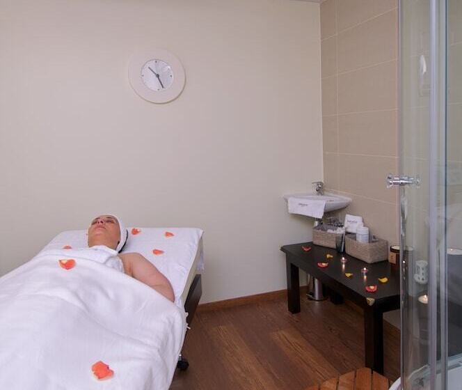 هتل Best Western Plus Les Terrasses De Brehat
