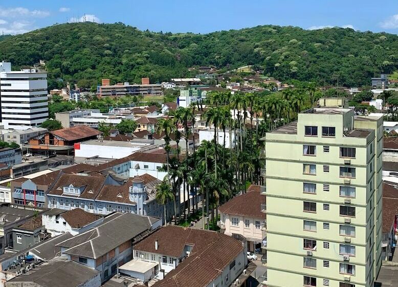 هتل Blue Tree Towers Joinville