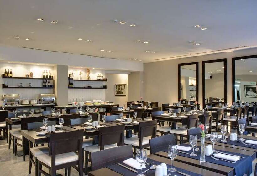 Broadway Hotel & Suites