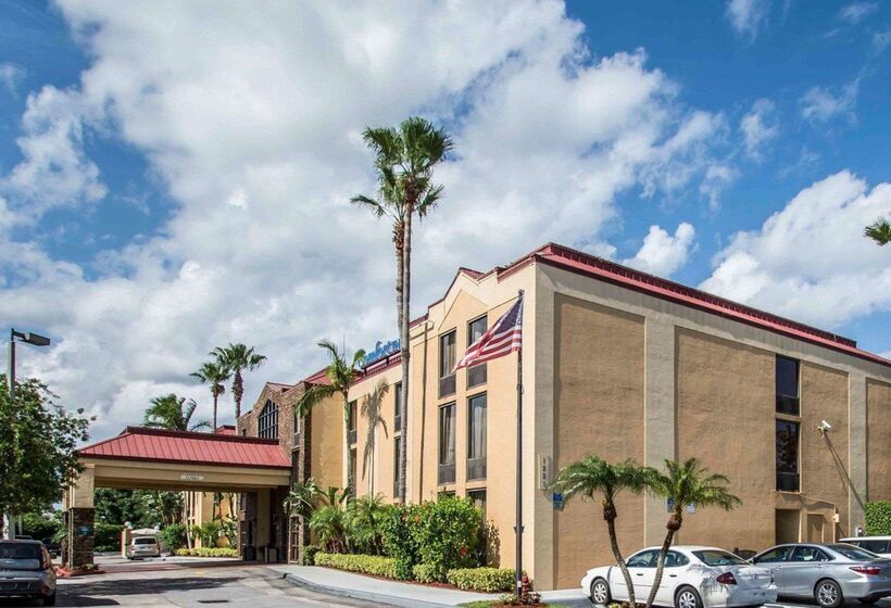 هتل Comfort Inn & Suites Lantana   West Palm Beach South