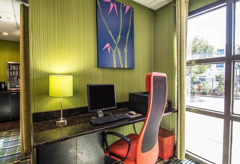 هتل Comfort Inn & Suites Lantana   West Palm Beach South