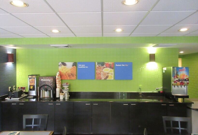 هتل Comfort Inn & Suites Lantana   West Palm Beach South