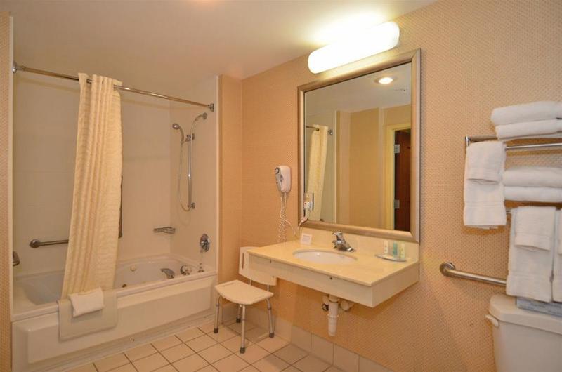 هتل Comfort Inn & Suites Lantana   West Palm Beach South