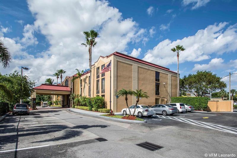 هتل Comfort Inn & Suites Lantana   West Palm Beach South