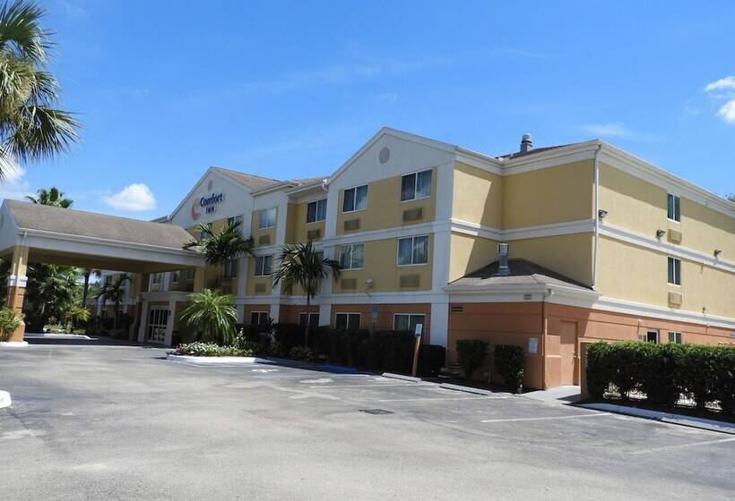 هتل Comfort Inn Fort Myers Northeast