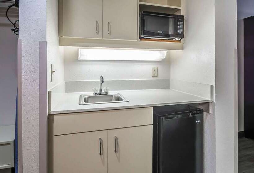 هتل Comfort Inn University