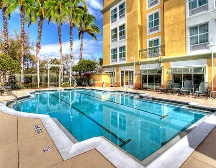 هتل Fairfield Inn & Suites By Marriott Destin