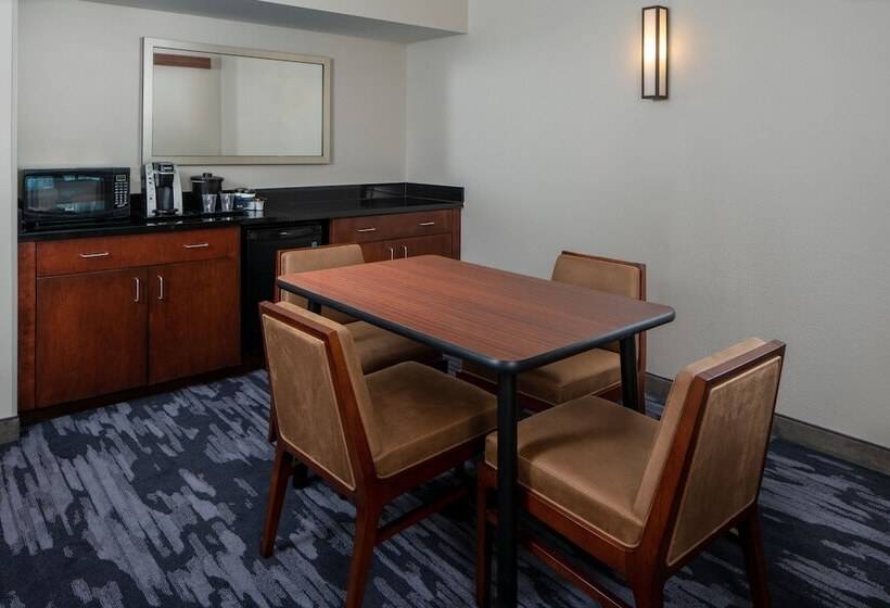 هتل Fairfield Inn & Suites By Marriott Destin